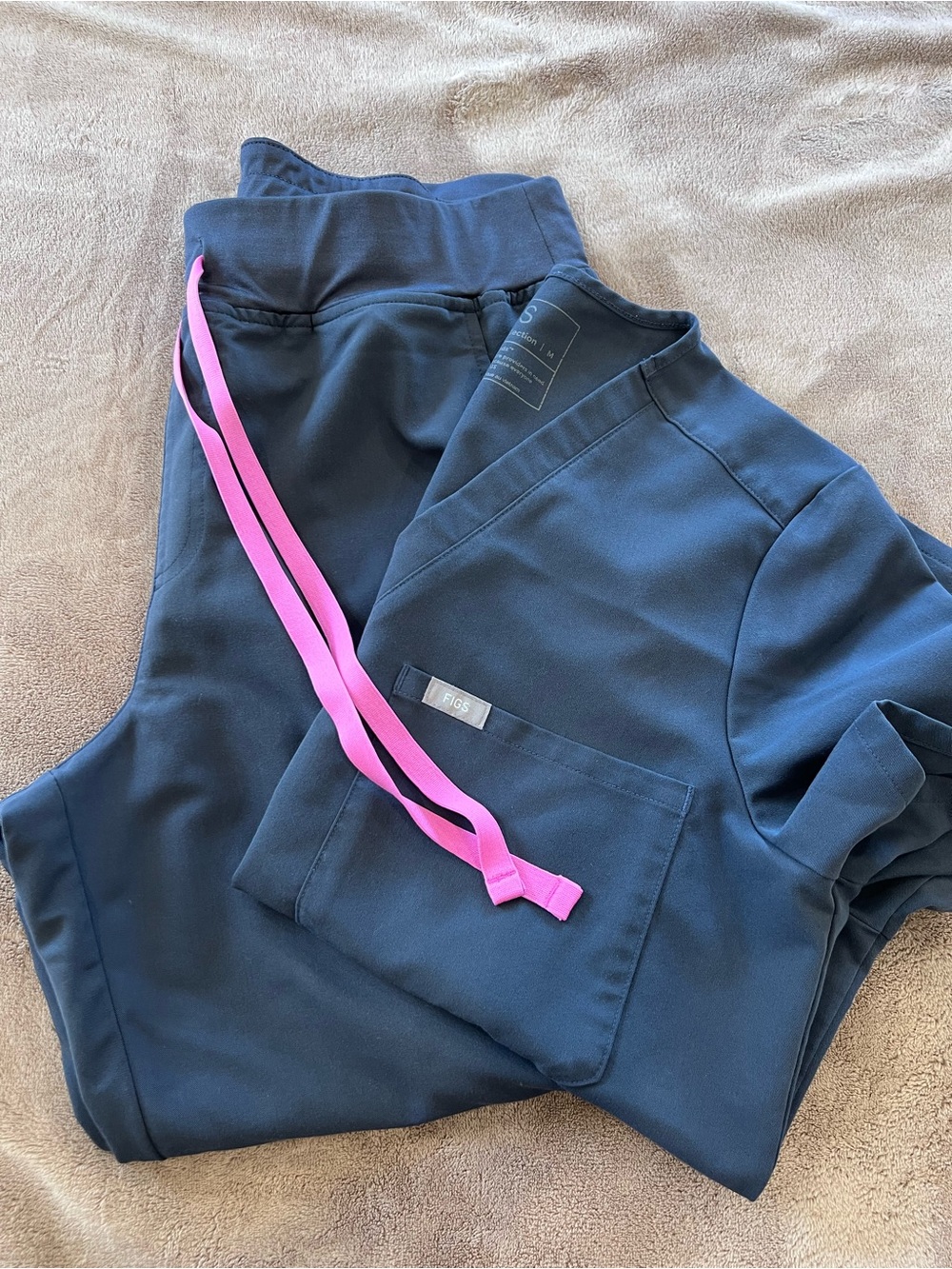 FIGS Zamora High Waist Jogger (LP) and Catarina top (M) - SET